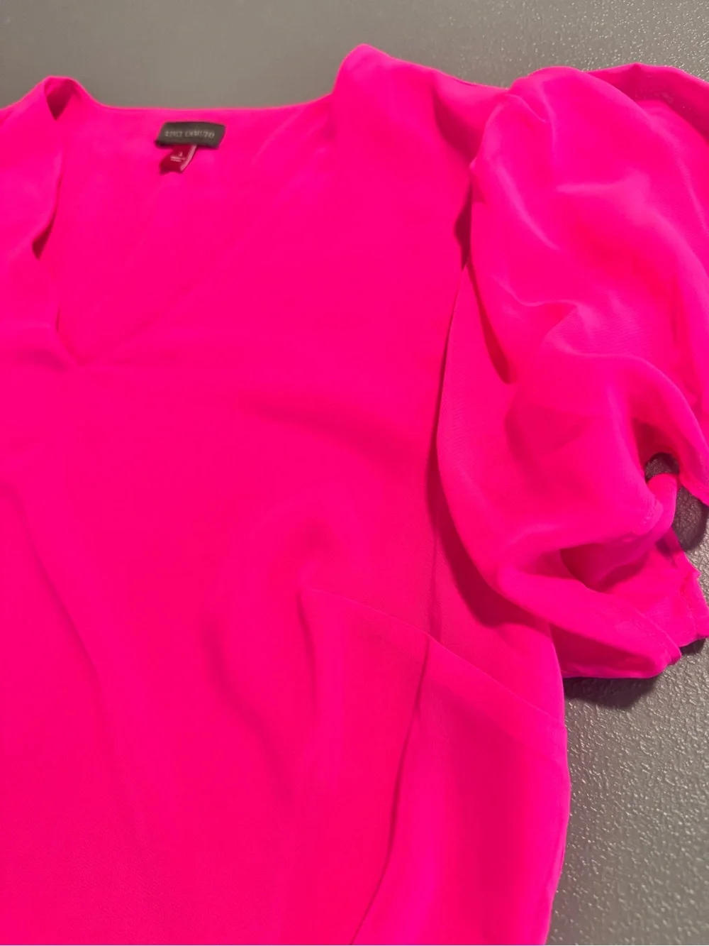 Vince Camuto Hot Pink V-Neck Ruffle Sheer Short Sleeve Blouse L - Picture 7 of 14